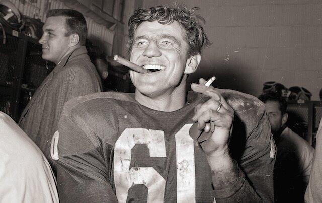 Chuck_Bednarik_Dies_Eagles_Legend_Pictures_Video.thumb.jpg.d7bb4a2f930c93d5a09962f95c603636.jpg